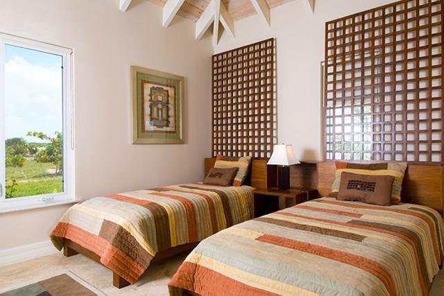 Pelican Beach Hotel Whitby Bagian luar foto